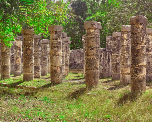 columnas de templo de los guerreros